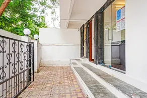 OYO Flagship 79527 Kohinoor Studios - Image 2