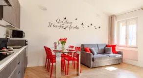 Lele Home Bilocale nel centro città 900m dalla stazione - Image 2