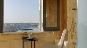 Oasis 22 Savynomad Harbour Residences wow Views - Image 2