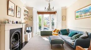 Charming London Retreat - Image 2