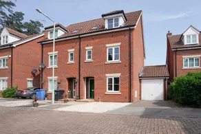 Yew Tree Close Mildenhall Bury St Edmunds - Image 5