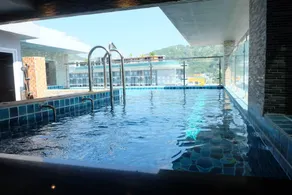 Private Jacuzzi Pool Suite near walking street - Image 3