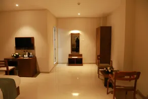 Hotel Picnic - Image 5