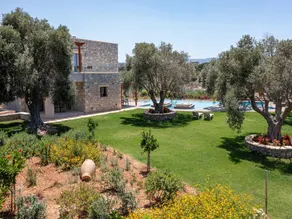 Villa in Prinos with Pool near Beach - Image 4
