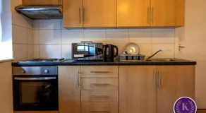 Kingfisher Court Apartments by Uno-FREE PARKING - Image 4