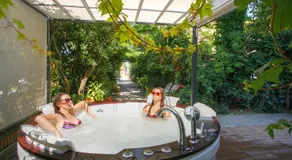 Art Hotel La Perla - Image 2