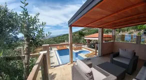 Villa LKL, heated private pool, secluded and with a great view - Image 2