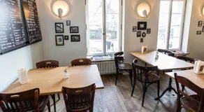 Hotel & Bistro Pêle-Mêle - Image 2
