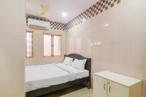 Hotel O Aroma Classic Near Nampally Railway station - Image 2