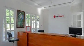 RedDoorz Plus near UMS Solo - Image 5