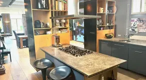 Elegant penthouse LOFT of 250 m2 in city centre with huge roofgarden 80 m2 - Image 2