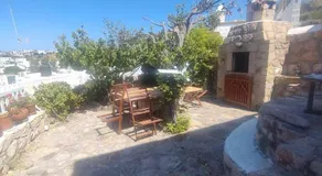 Chrisi's and Jasmin's house - Image 5