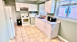D3 Room Near Airport - Image 3