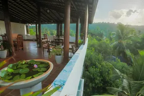 Ceylon HEART Hotel Unawatuna - Image 2