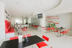 The Win Hotel Surabaya - Image 2