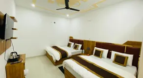 Pine hills resort and restaurant - Image 5