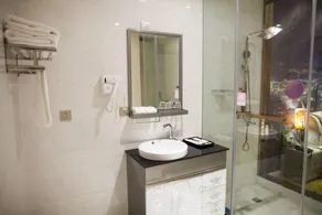 YunyiBoutique Theme Hotel (Sanyang Plaza) - Image 4