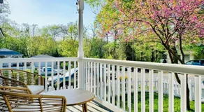 Huge Beach Bungalow- Yard, Beach Pass, King Beds - Image 3