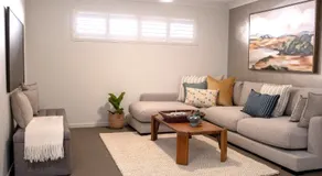 Waterfront Stay at Sunshine Villa - Image 2