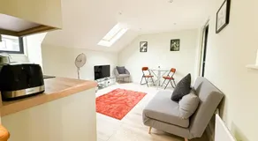 2 Bedroom Duplex's in Huntingdon - Built for Contractors & Professionals - Balcony - WiFi - Fully Equipped Kitchen - Smart TV - Ideal for Work Stays - Long Projects - Image 2