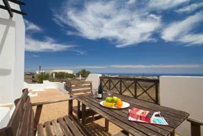 Villa Angela, piscina privada climatizada y vistas al mar cerca de Puerto del Carmen 1200 metros a tu disposición - Image 3