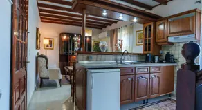 Zoe House - Image 4