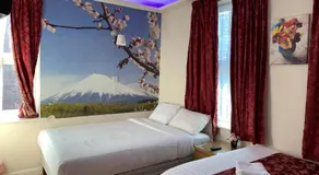 Barking Hotel  - Image 2