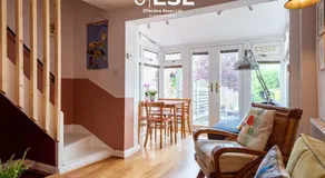 2 Bed Townhouse with Garden & Parking - Image 3
