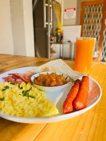 Rest Inn C Guesthouse - 10min from OR Tambo Airport - Image 4