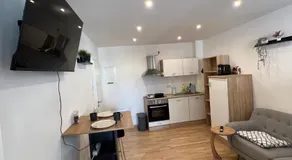 Gemütliches Studio-Apartment in Karlsruhe Neureut - Nähe Uni-KIT-Messe, Fußbodenheizung, Regendusche, Waschmaschine, Stellplatz - Image 2