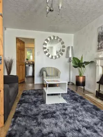 Charming Nottingham Retreat with Garden View - Image 2
