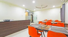 Super Townhouse Kondapur Near Botanical Garden Formerly RRR Inn - Image 2