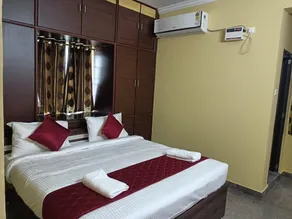 Four Seasons Homestay - Best Homestay in Tirupati- Luxurious Two Bedrooms Luxury AC apartments - Fast WiFi, Kitchen, Android TV - Easy access to Airport, Railway Station and to all Temples - Image 5