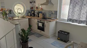 City Nest - Große gemütliche Ferienwohnung mit Terrasse, zentral gelegen, für Paare, Familien und Hunde! - Image 2