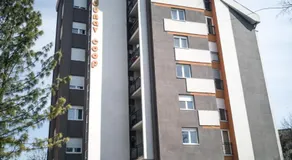 Raw Industrial City Apartment - Image 3