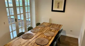 Great Parking and Spacious 3 Bedroom Home Andover - Image 3