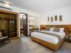 GREENHILLS RESORT Si Racha - Image 2