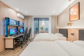 Mr. Sharks E-sports Hotel - Image 2