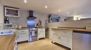 Olive Cottage by Group Retreats - Image 4