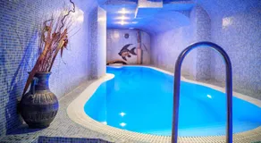 Hotel Capital with private wellness - Image 5
