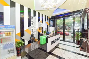 Huixianju Art Hotel - Image 4