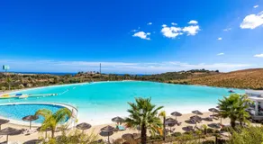 Luxury Apartment with Free Alcazaba Lagoon Access - Image 4