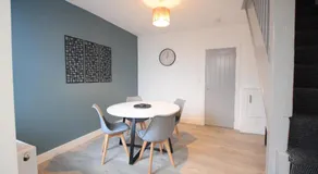 Stylish City Centre Home - Image 5