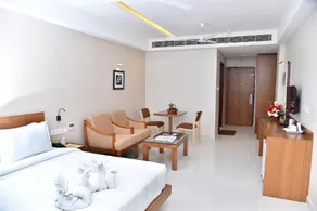Navaratna Inn - A Luxury Hotel - Image 4