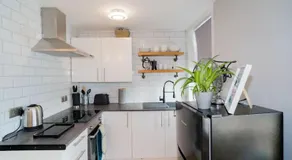 Stunning 3 bed Home, 5 mins from Margate Beach - Image 5