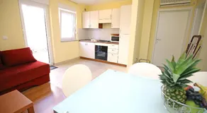 SOLARIS Modern Apartments with Sea View & Free Private Parking - Image 2