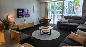 Cairns Reefside Retreats - Image 2