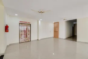 OYO 44210 Hotel Royal Palace - Image 2