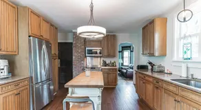 Mountain View Victorian with Convenient Location and Lots of Space tp Play farmhouse - Image 3
