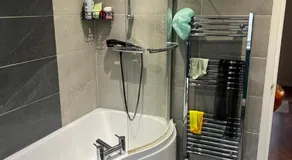 Single Room in town house - Image 2